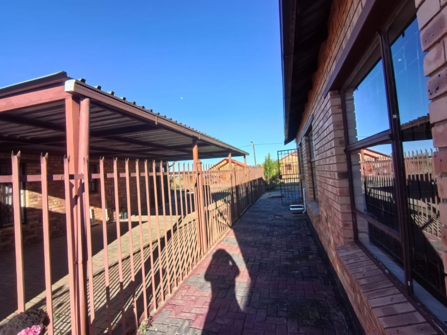 3 Bedroom Property for Sale in Mandela View Free State